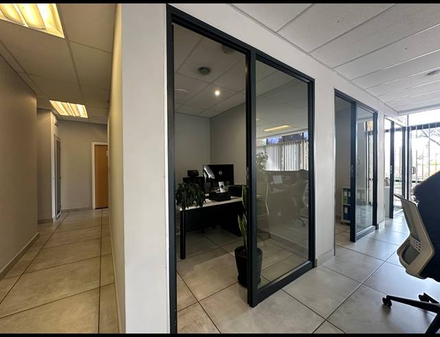 219M² OFFICE FOR SALE IN SANDOWN